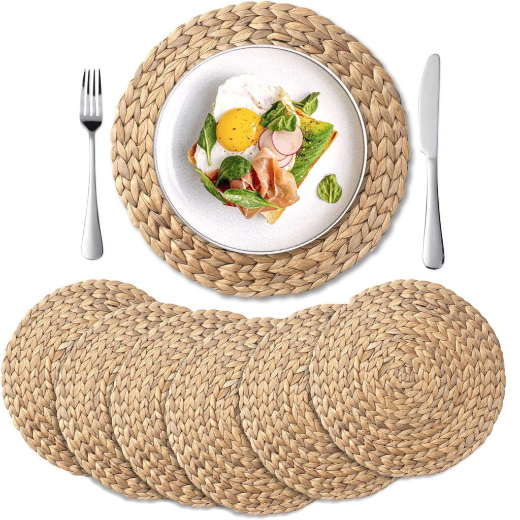 Natural Water Hyacinth Woven Placemats Set of 6 - 13.8 Inch Round Braided Straw Table Mats, Heat-Resistant Wicker Placemats for Dining Table, Kitchen & Farmhouse Decor
