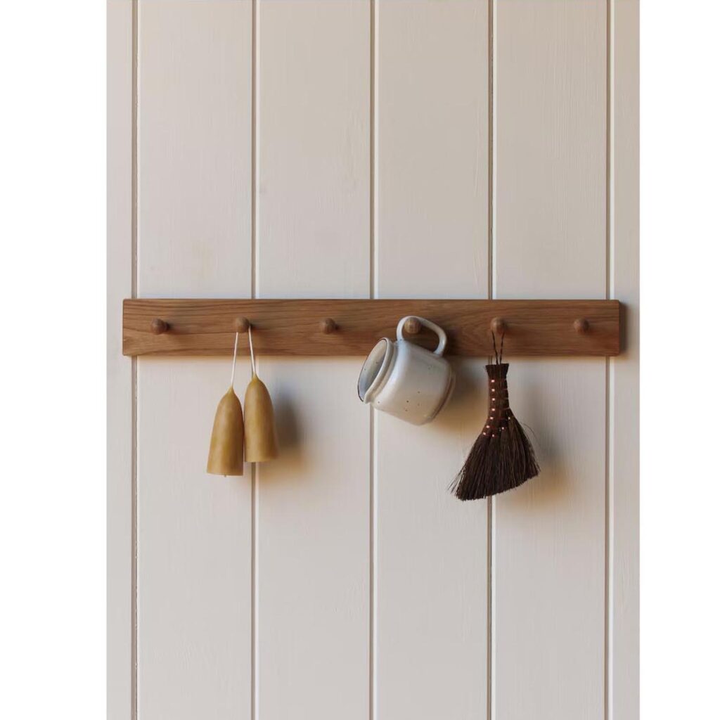 Solid Wood Cradle-Style Wall Hook Rack – Wall Mounted Hanging Storage, Coat Hooks & Kitchen Hanging Rail